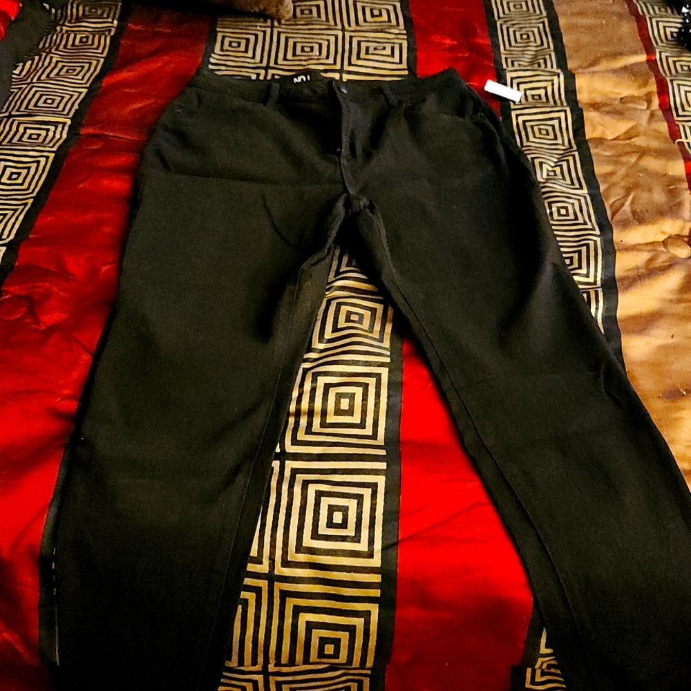 Skinny black jeans